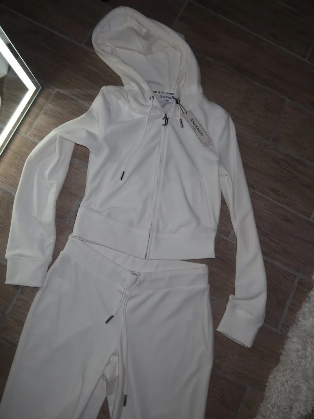 Juicy Couture white rhinestone velour tracksuit set - Picture 9 of 10